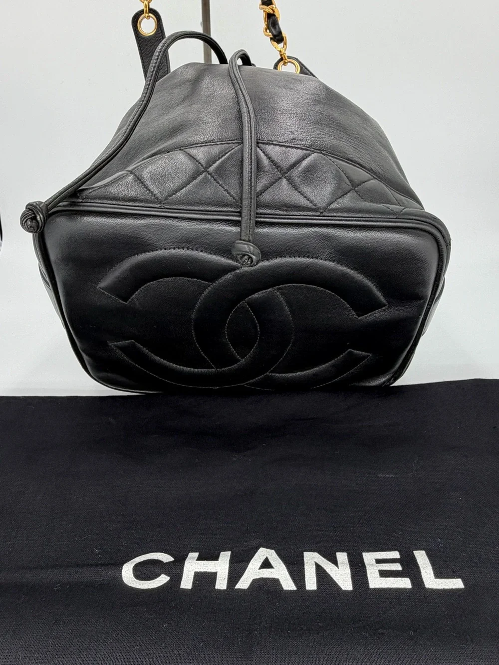 🖤💛CHANEL Black Lambskin Bucket Bag with Gold Chain W/Dust Bag and Entrupy COA